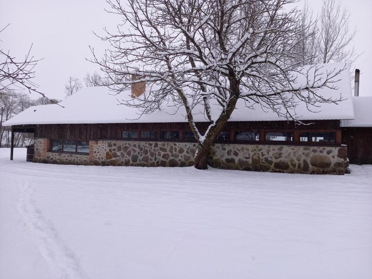 Taujenu Dvaro Sveciu Namai Towiany Exterior foto